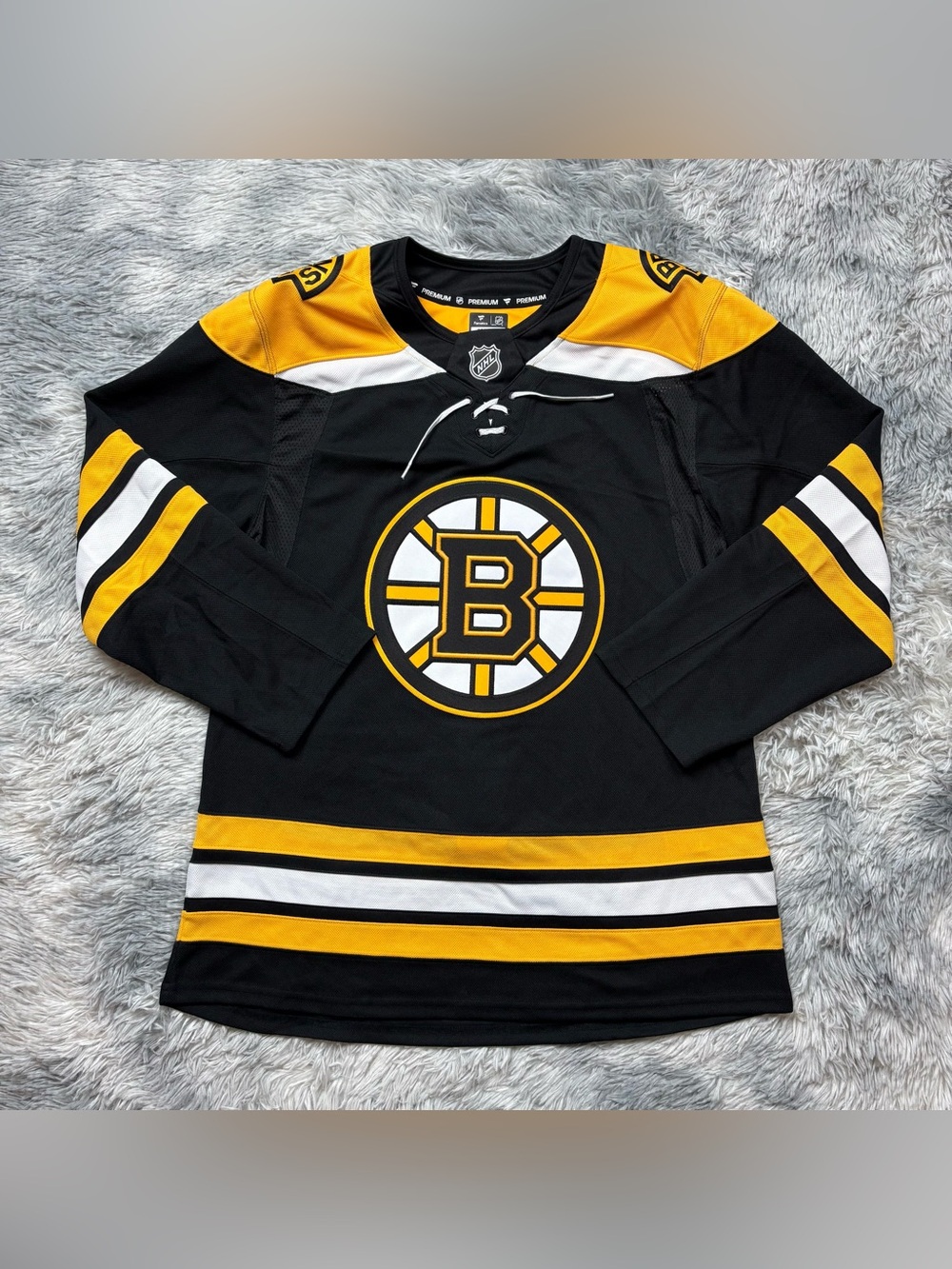 Fanatics Premium Boston Bruins W/ Fighting Strap Jersey NWOT